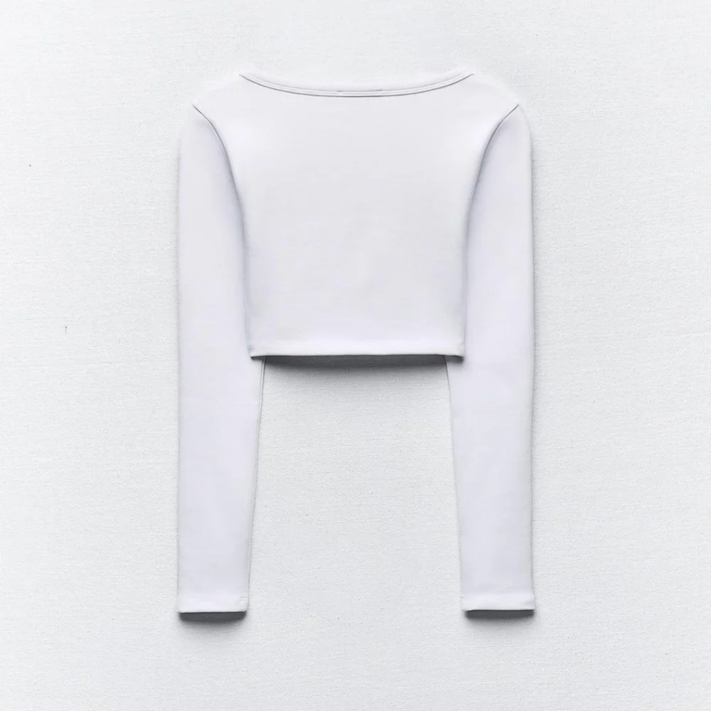 ZARA // white long sleeved cropped slim fit plunge round neck soft stretch top